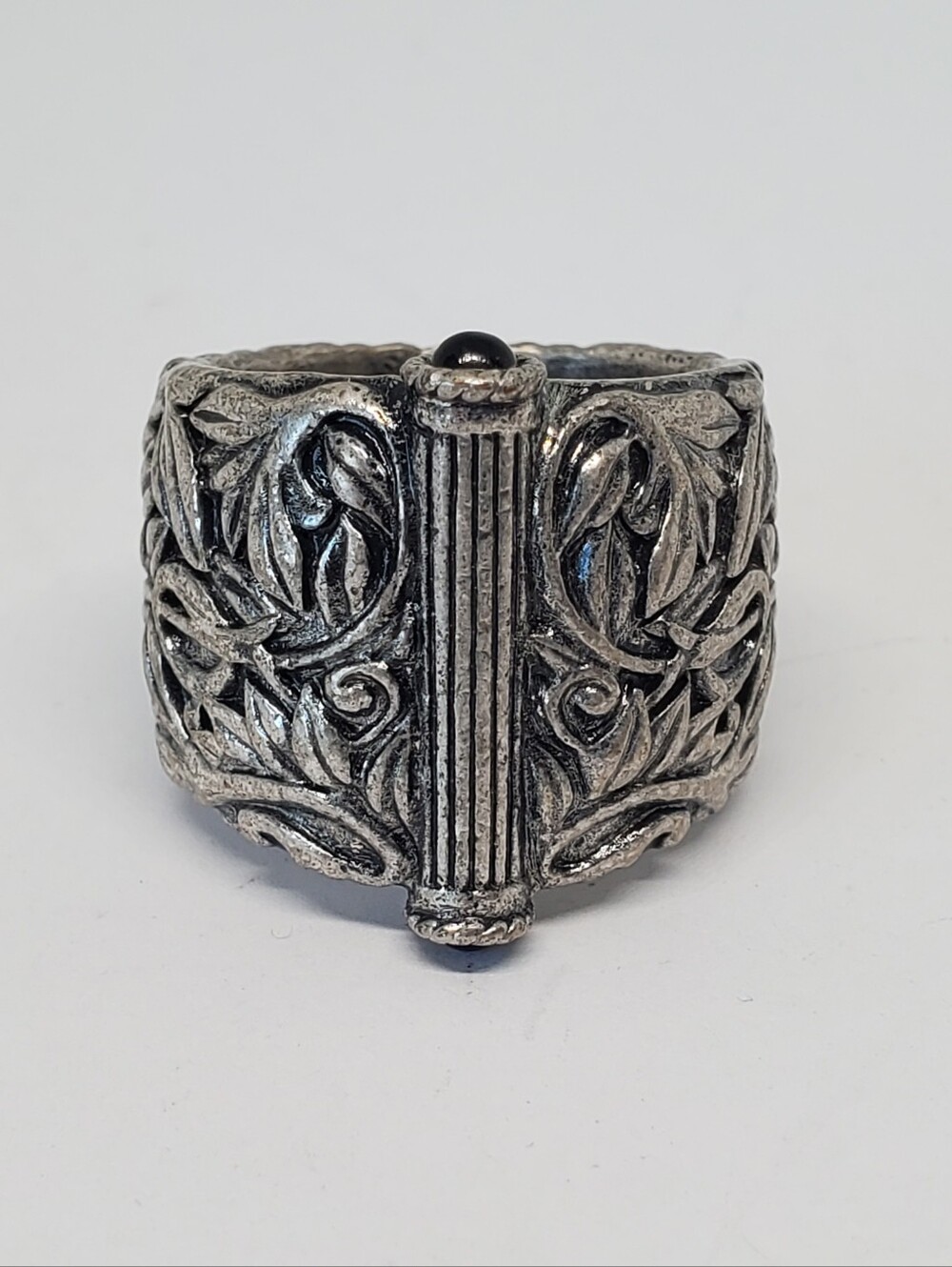Ornate Silver Tone Leaf Vine Column Wide Ring